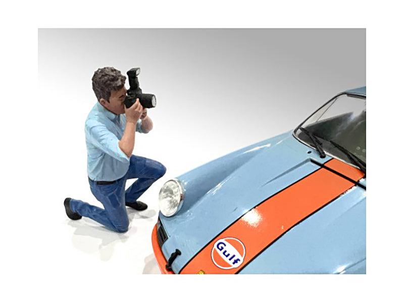 "Photographers" Figure #3 for 1/24 Scale Models by American Diorama